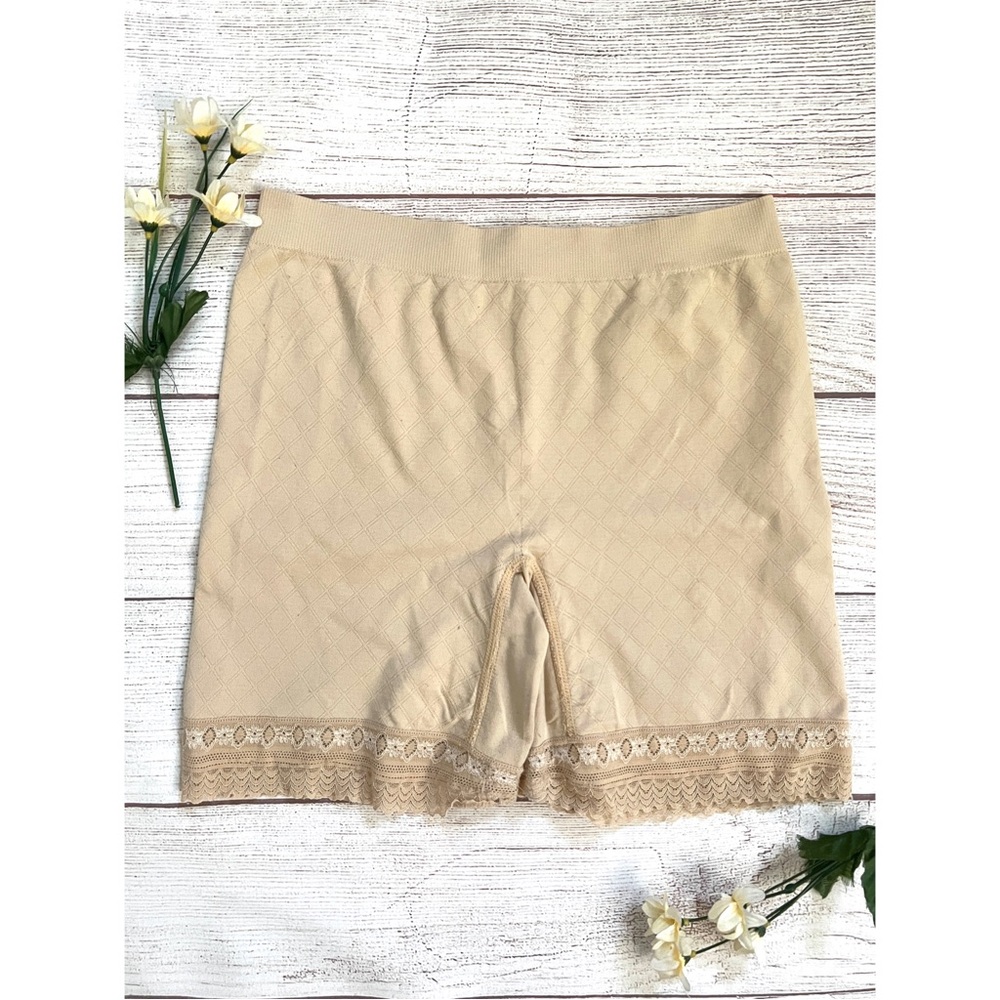 Angelina Lace Shorts